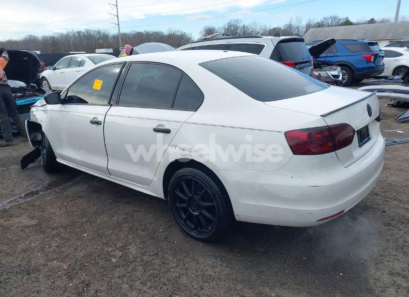 Photo 3 of 2011 Volkswagen Jetta 2.0L S (VIN 3VW2K7AJ6BM360261)