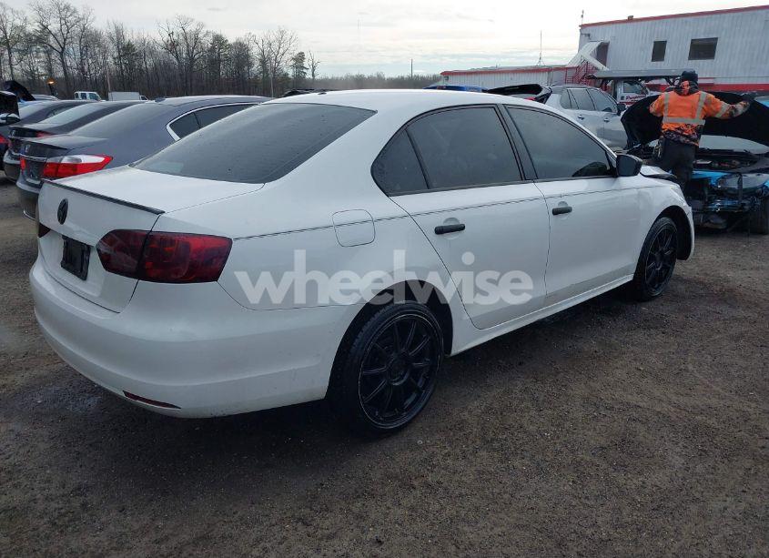 Photo 4 of 2011 Volkswagen Jetta 2.0L S (VIN 3VW2K7AJ6BM360261)