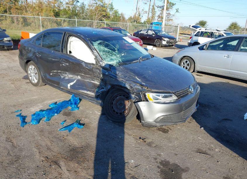 2011 Volkswagen Jetta 2.0L S (VIN 3VW2K7AJ6BM366089) main photo