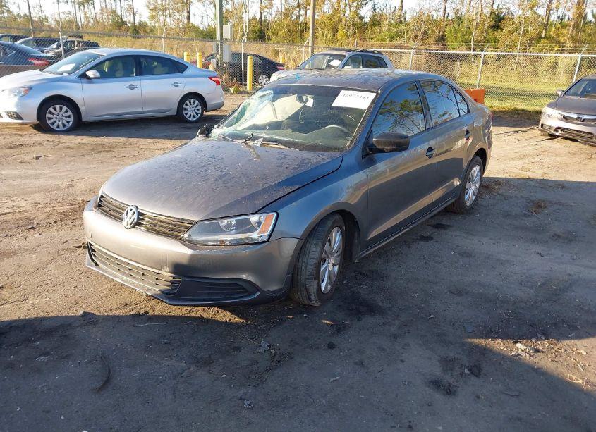 Photo 2 of 2011 Volkswagen Jetta 2.0L S (VIN 3VW2K7AJ6BM366089)
