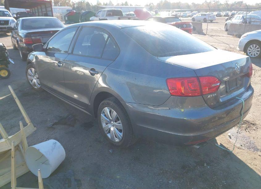 Photo 3 of 2011 Volkswagen Jetta 2.0L S (VIN 3VW2K7AJ6BM366089)