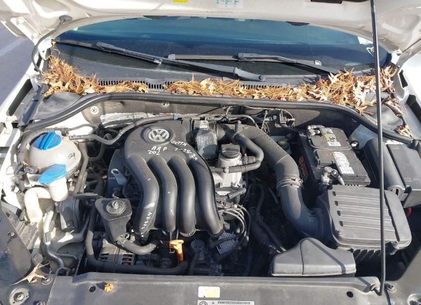 Photo 10 of 2011 Volkswagen Jetta 2.0L S (VIN 3VW2K7AJ6BM390201)