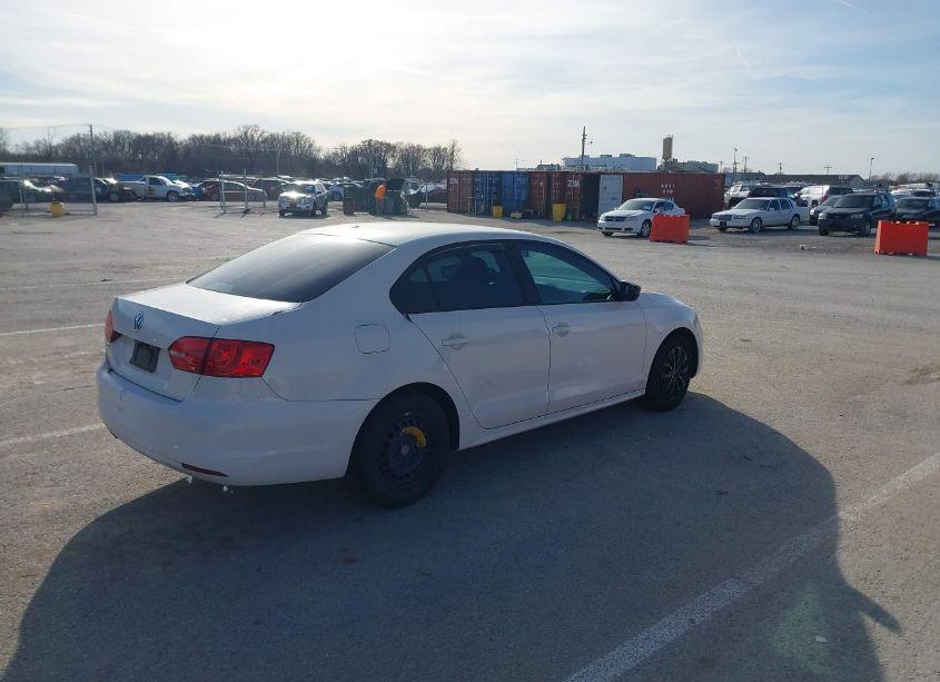 Photo 4 of 2011 Volkswagen Jetta 2.0L S (VIN 3VW2K7AJ6BM390201)