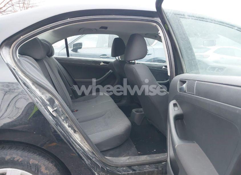 Photo 8 of 2012 Volkswagen Jetta 2.0L S (VIN 3VW2K7AJ6CM357930)
