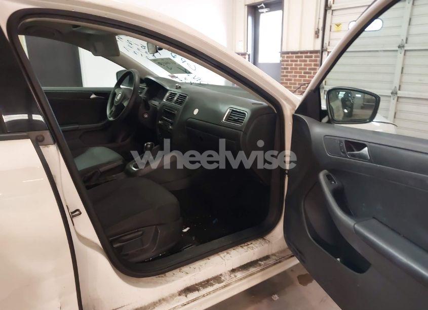 Photo 5 of 2013 Volkswagen Jetta 2.0L S (VIN 3VW2K7AJ6DM252127)