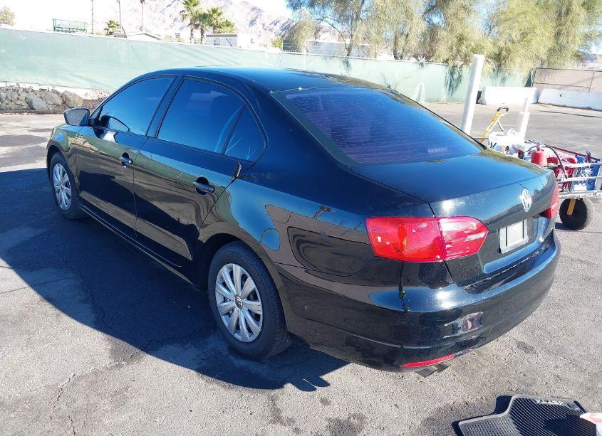 Photo 3 of 2013 Volkswagen Jetta 2.0L S (VIN 3VW2K7AJ6DM275889)