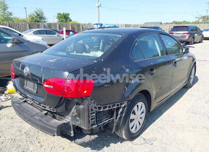 Photo 4 of 2013 Volkswagen Jetta 2.0L S (VIN 3VW2K7AJ6DM300516)