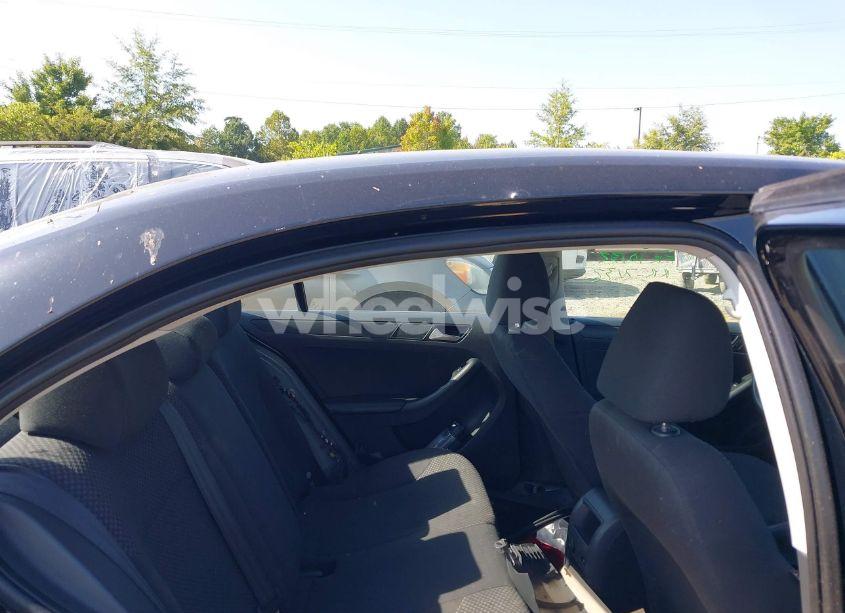 Photo 8 of 2013 Volkswagen Jetta 2.0L S (VIN 3VW2K7AJ6DM300516)