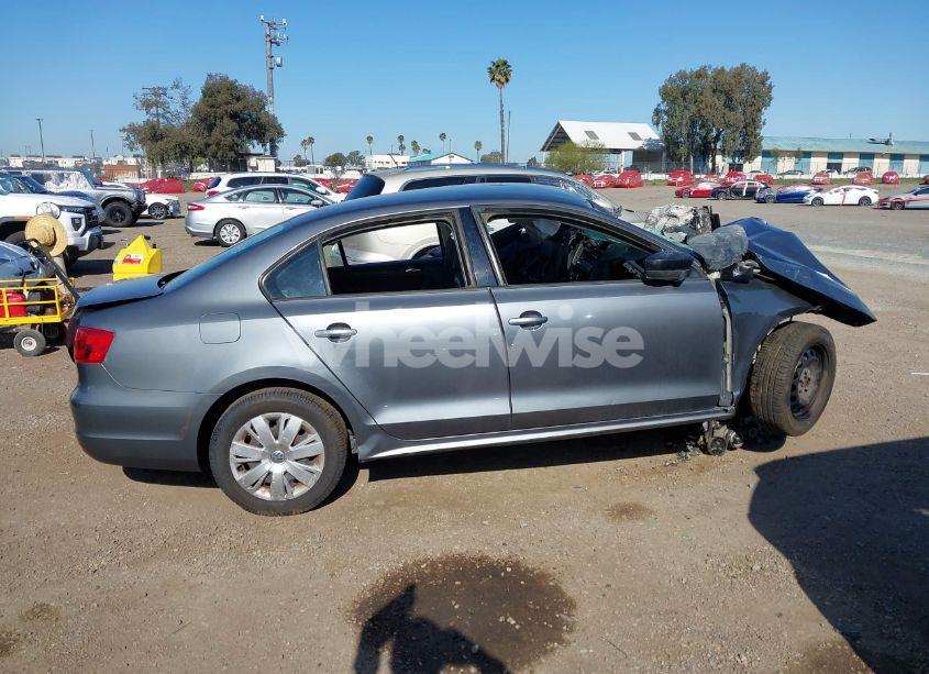 Photo 12 of 2013 Volkswagen Jetta 2.0L S (VIN 3VW2K7AJ6DM366466)