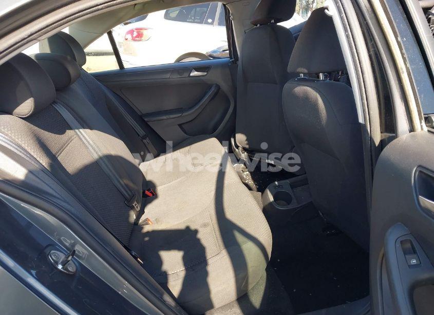 Photo 8 of 2013 Volkswagen Jetta 2.0L S (VIN 3VW2K7AJ6DM366466)