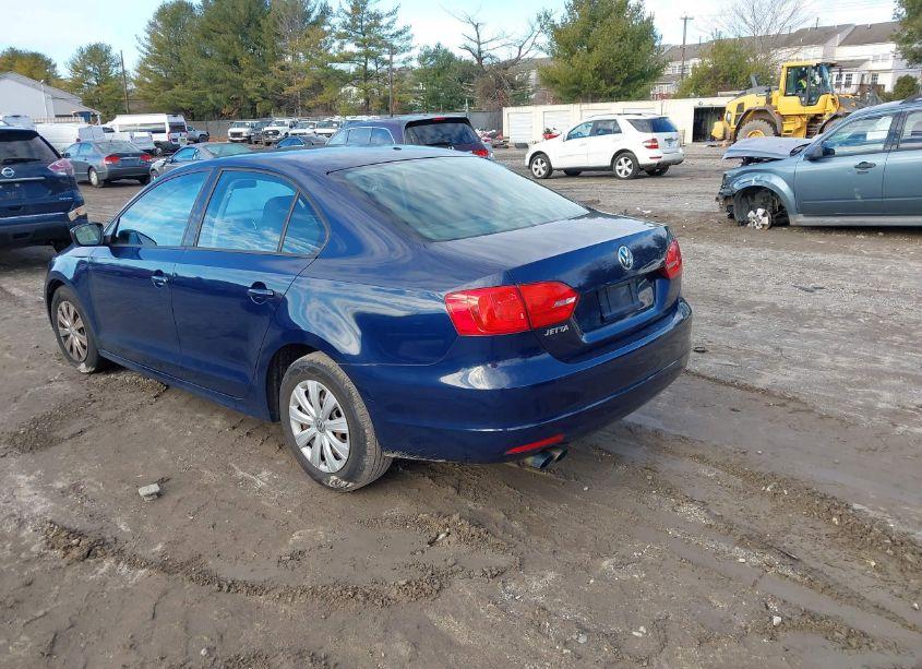 Photo 3 of 2013 Volkswagen Jetta 2.0L S (VIN 3VW2K7AJ6DM369299)