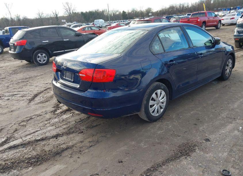 Photo 4 of 2013 Volkswagen Jetta 2.0L S (VIN 3VW2K7AJ6DM369299)