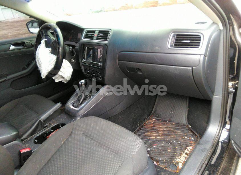 Photo 5 of 2013 Volkswagen Jetta 2.0L S (VIN 3VW2K7AJ6DM431882)