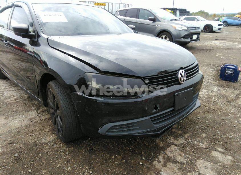 Photo 6 of 2013 Volkswagen Jetta 2.0L S (VIN 3VW2K7AJ6DM431882)