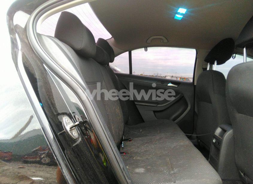 Photo 8 of 2013 Volkswagen Jetta 2.0L S (VIN 3VW2K7AJ6DM431882)