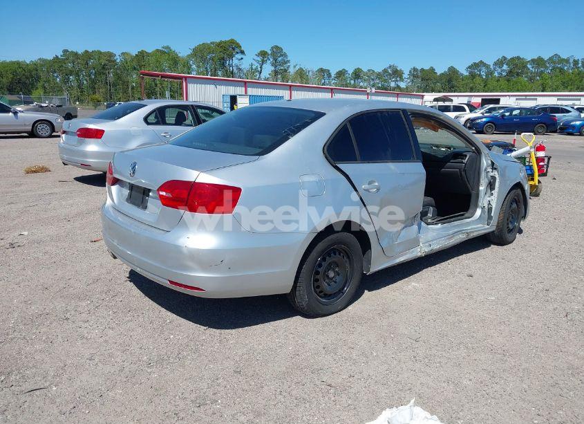 Photo 4 of 2014 Volkswagen Jetta 2.0L S (VIN 3VW2K7AJ6EM220778)