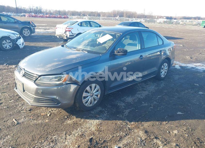 Photo 2 of 2014 Volkswagen Jetta 2.0L S (VIN 3VW2K7AJ6EM232350)