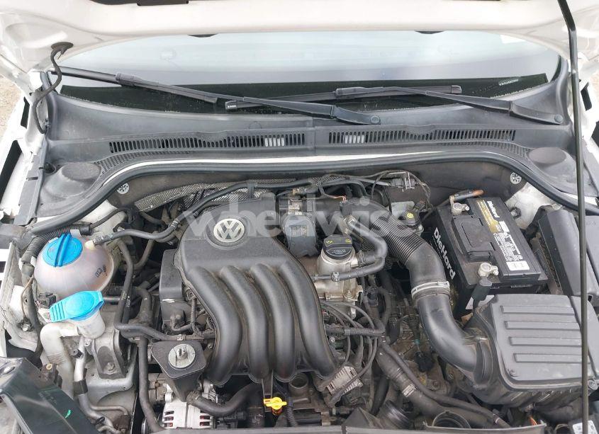 Photo 10 of 2014 Volkswagen Jetta 2.0L S (VIN 3VW2K7AJ6EM233000)