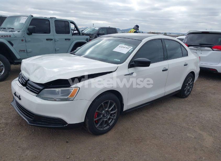 Photo 2 of 2014 Volkswagen Jetta 2.0L S (VIN 3VW2K7AJ6EM233000)