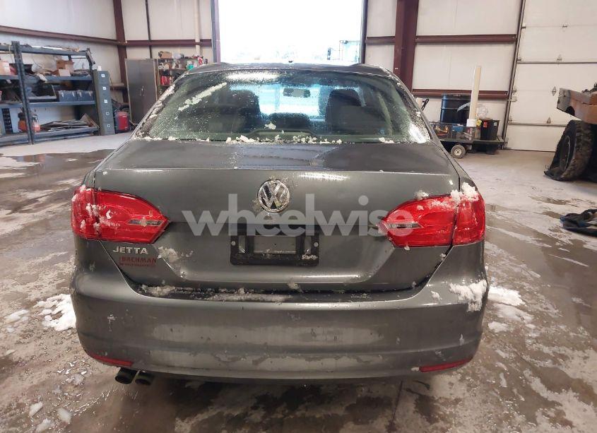 Photo 16 of 2014 Volkswagen Jetta 2.0L S (VIN 3VW2K7AJ6EM289955)