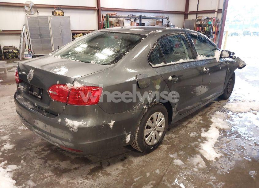 Photo 4 of 2014 Volkswagen Jetta 2.0L S (VIN 3VW2K7AJ6EM289955)