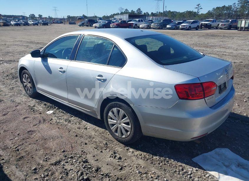 Photo 3 of 2014 Volkswagen Jetta 2.0L S (VIN 3VW2K7AJ6EM304843)
