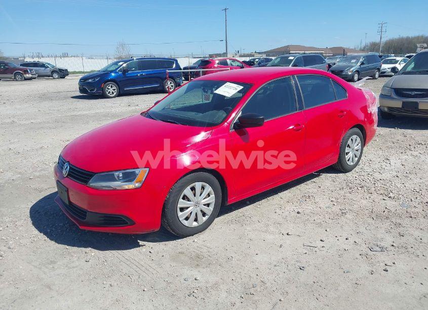 Photo 2 of 2014 Volkswagen Jetta 2.0L S (VIN 3VW2K7AJ6EM305345)