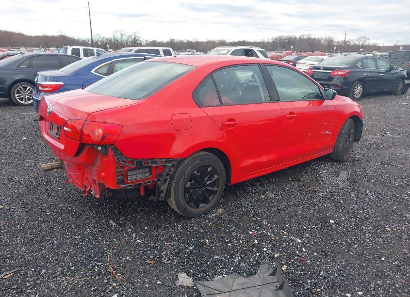 Photo 4 of 2014 Volkswagen Jetta 2.0L S (VIN 3VW2K7AJ6EM306267)