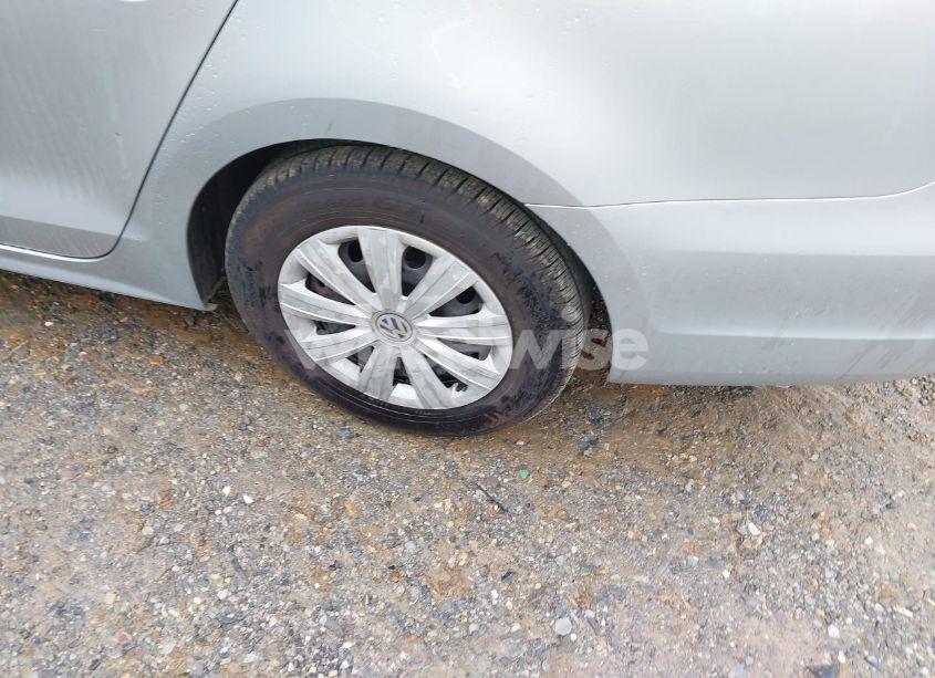 Photo 11 of 2014 Volkswagen Jetta 2.0L S (VIN 3VW2K7AJ6EM327684)