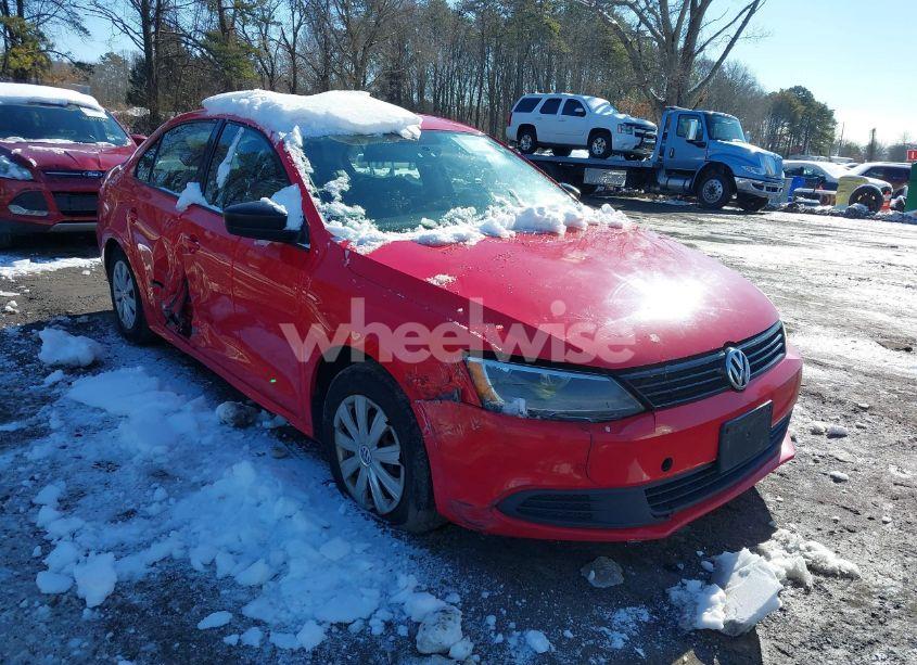 2014 Volkswagen Jetta 2.0L S (VIN 3VW2K7AJ6EM375959) main photo