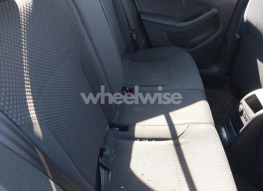 Photo 8 of 2014 Volkswagen Jetta 2.0L S (VIN 3VW2K7AJ6EM375959)