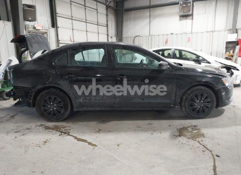 Photo 13 of 2014 Volkswagen Jetta 2.0L S (VIN 3VW2K7AJ6EM434072)