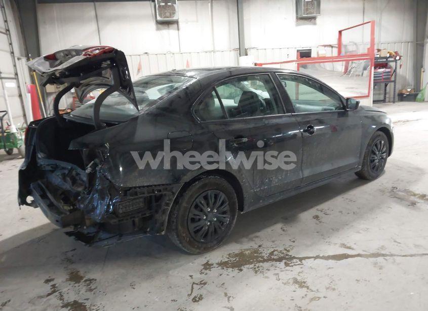 Photo 4 of 2014 Volkswagen Jetta 2.0L S (VIN 3VW2K7AJ6EM434072)
