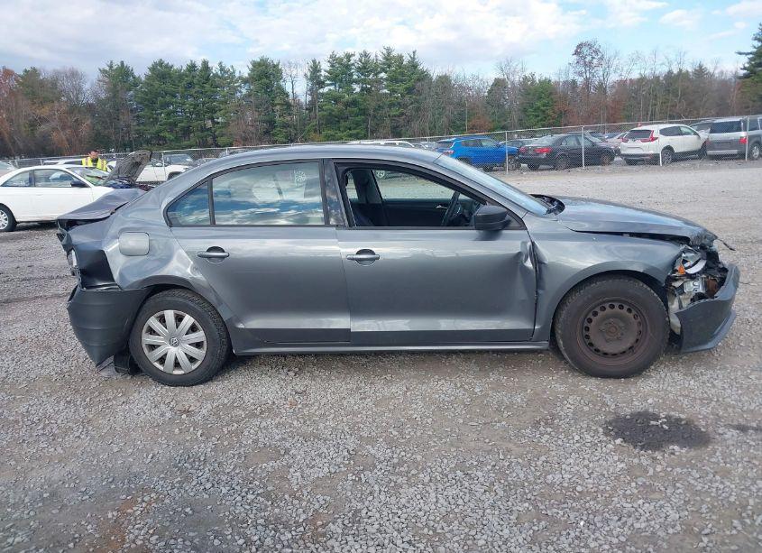 Photo 13 of 2015 Volkswagen Jetta 2.0L S (VIN 3VW2K7AJ6FM293618)