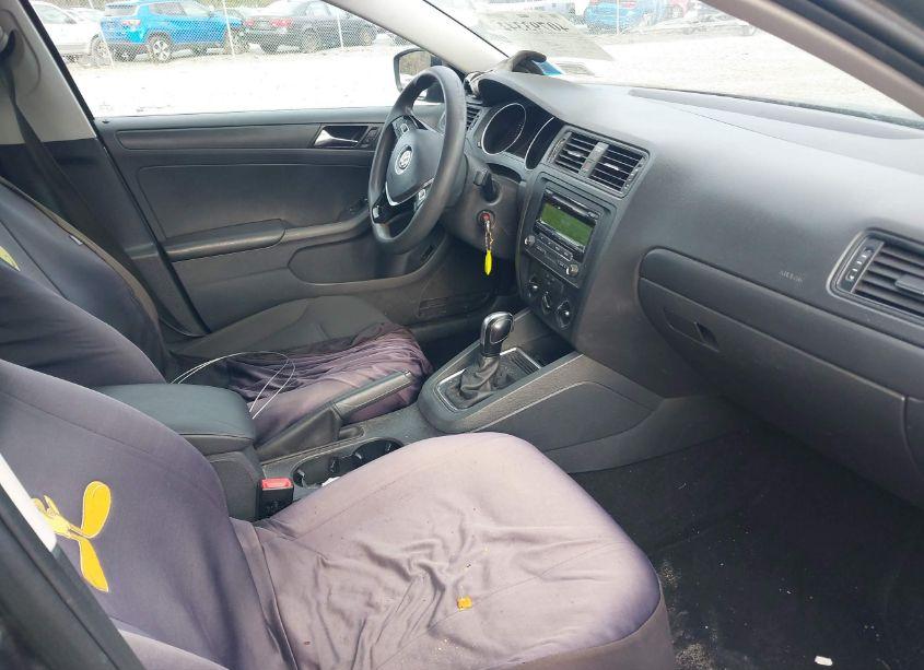 Photo 5 of 2015 Volkswagen Jetta 2.0L S (VIN 3VW2K7AJ6FM293618)