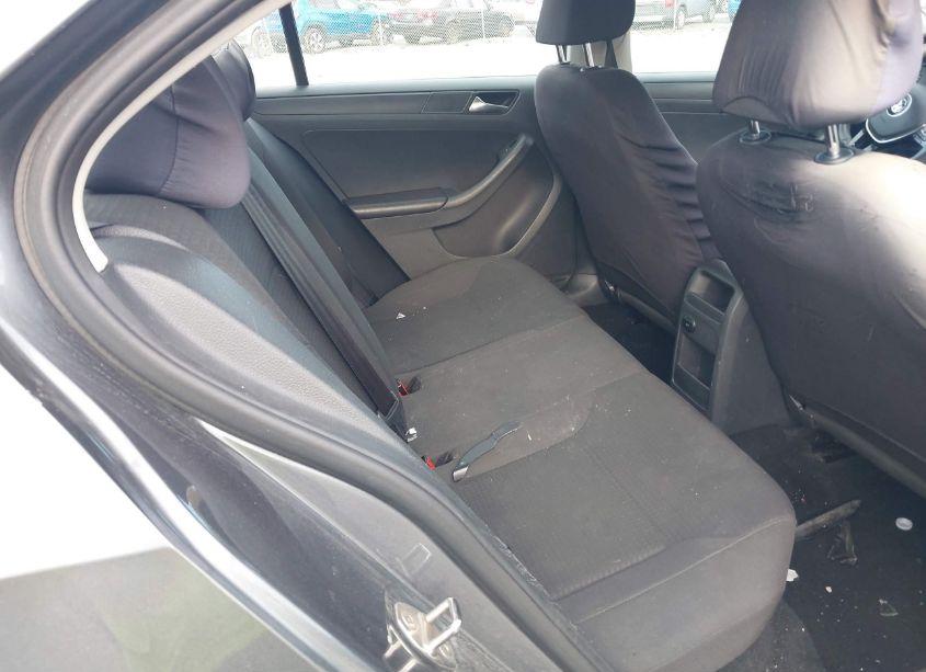Photo 8 of 2015 Volkswagen Jetta 2.0L S (VIN 3VW2K7AJ6FM293618)