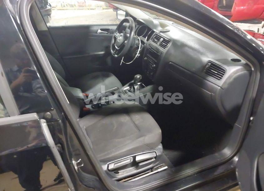 Photo 5 of 2015 Volkswagen Jetta 2.0L S (VIN 3VW2K7AJ6FM351274)