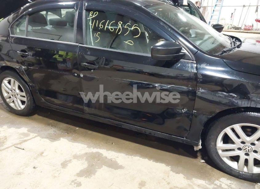 Photo 6 of 2015 Volkswagen Jetta 2.0L S (VIN 3VW2K7AJ6FM351274)