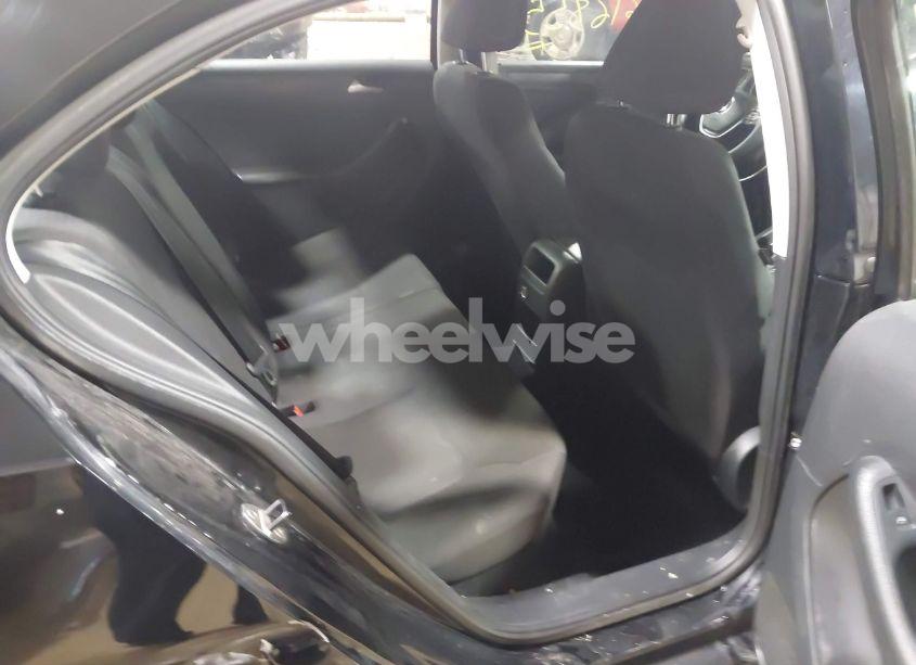 Photo 8 of 2015 Volkswagen Jetta 2.0L S (VIN 3VW2K7AJ6FM351274)