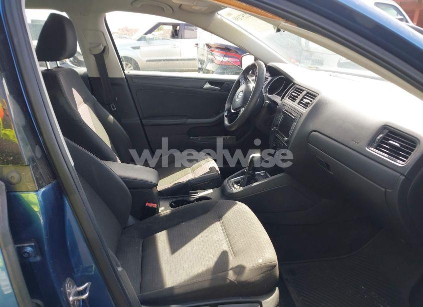 Photo 5 of 2015 Volkswagen Jetta 2.0L S (VIN 3VW2K7AJ6FM356104)