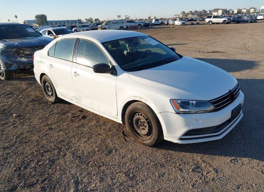 2015 Volkswagen Jetta 2.0L S (VIN 3VW2K7AJ6FM404555) main photo