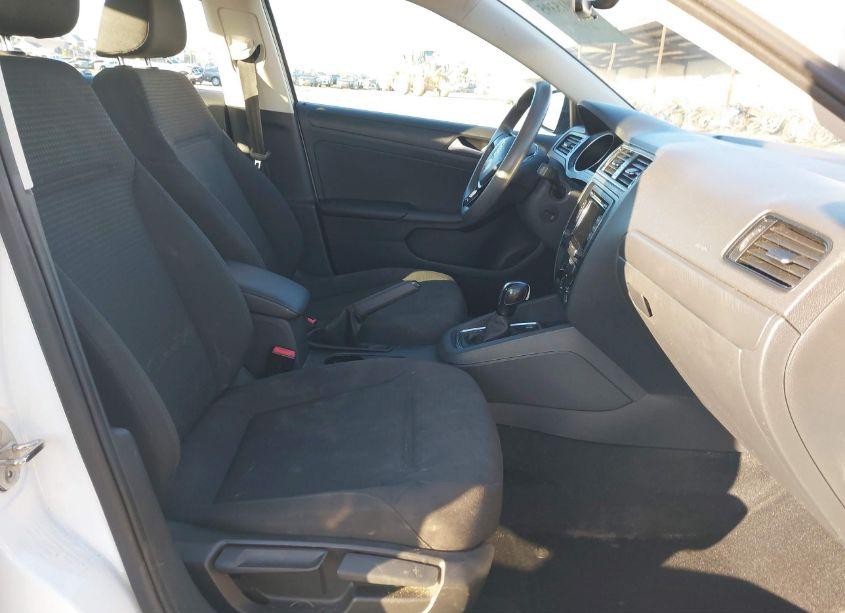 Photo 5 of 2015 Volkswagen Jetta 2.0L S (VIN 3VW2K7AJ6FM404555)