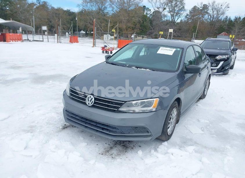 Photo 2 of 2015 Volkswagen Jetta 2.0L S (VIN 3VW2K7AJ6FM413837)