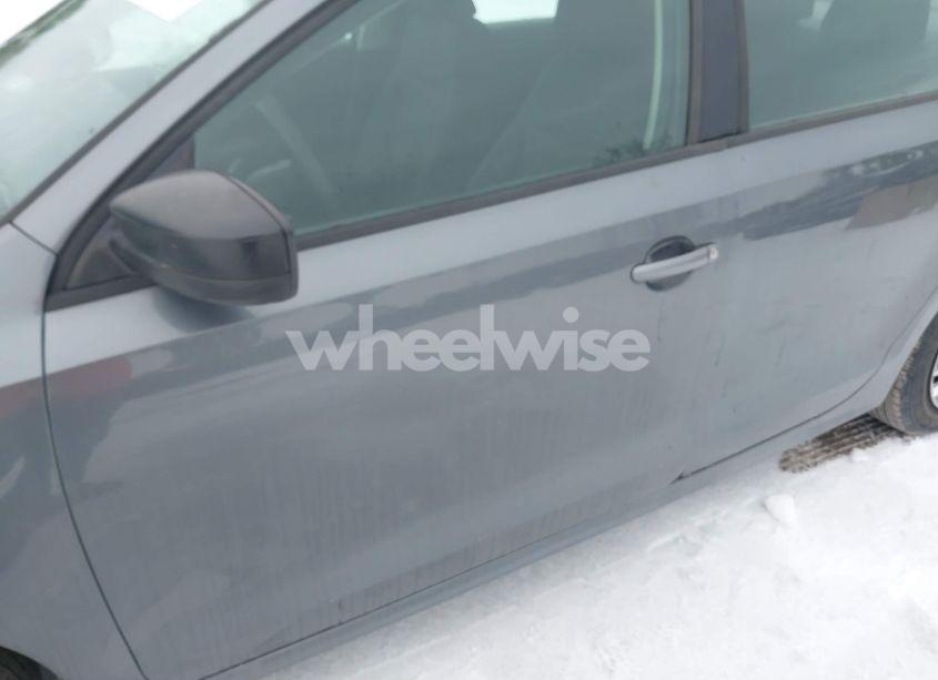 Photo 6 of 2015 Volkswagen Jetta 2.0L S (VIN 3VW2K7AJ6FM413837)