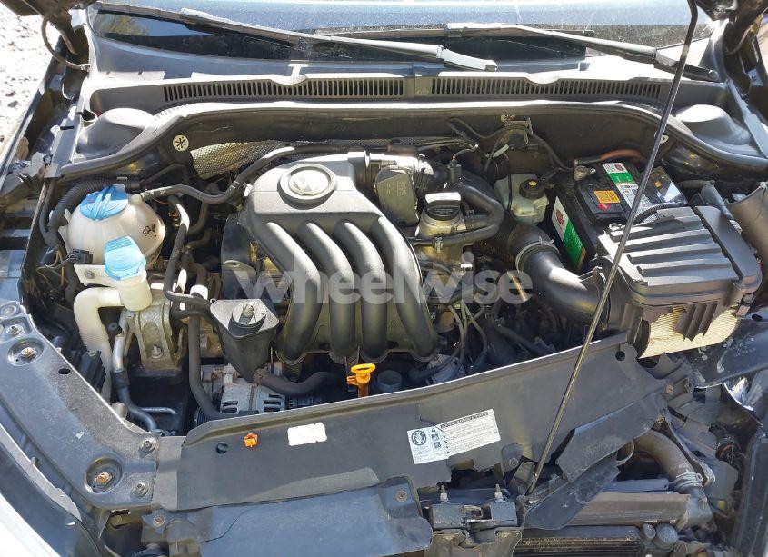 Photo 10 of 2011 Volkswagen Jetta 2.0L S (VIN 3VW2K7AJ7BM066044)