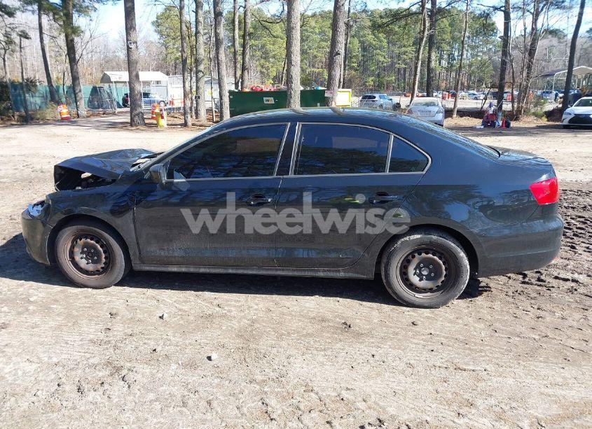 Photo 14 of 2011 Volkswagen Jetta 2.0L S (VIN 3VW2K7AJ7BM066044)