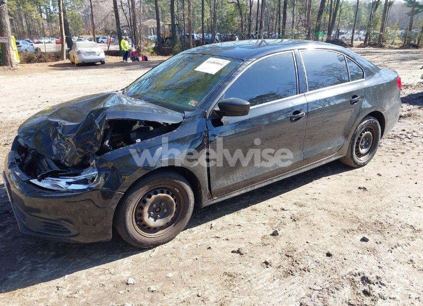 Photo 2 of 2011 Volkswagen Jetta 2.0L S (VIN 3VW2K7AJ7BM066044)