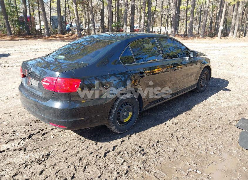 Photo 4 of 2011 Volkswagen Jetta 2.0L S (VIN 3VW2K7AJ7BM066044)