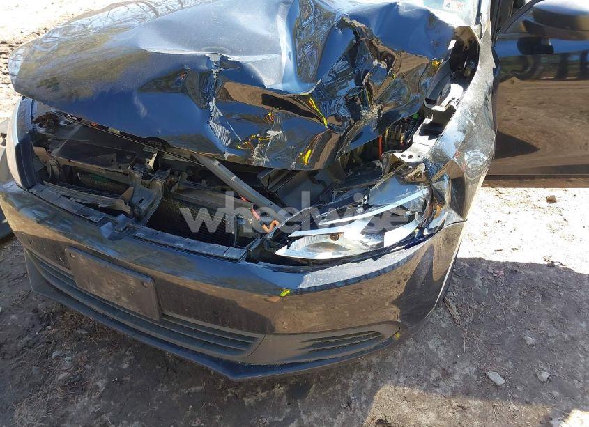 Photo 6 of 2011 Volkswagen Jetta 2.0L S (VIN 3VW2K7AJ7BM066044)