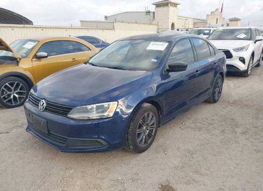 Photo 2 of 2011 Volkswagen Jetta 2.0L S (VIN 3VW2K7AJ7BM086309)